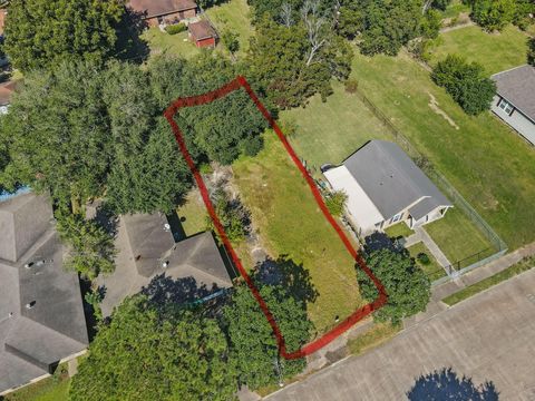 827 W 14th Street Port Arthur TX 77640