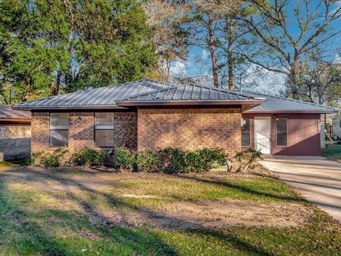 Photo of 103 Arkansas St, Huntington, TX 75949 (MLS # 4783924)