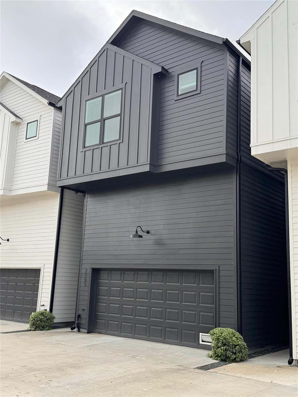 Photo of 2705 Oakwood Crest Lane, Houston, TX 77018 (MLS # 70849149)