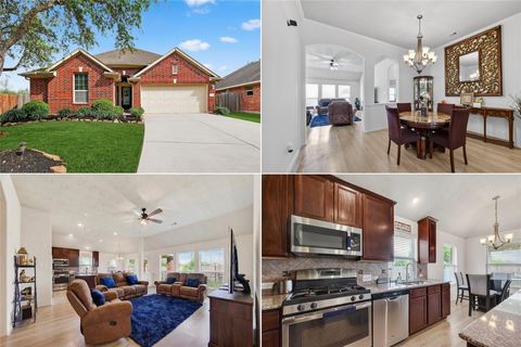Photo of 13415 Star Creek Lane, Rosharon, TX 77583 (MLS # 50615443)