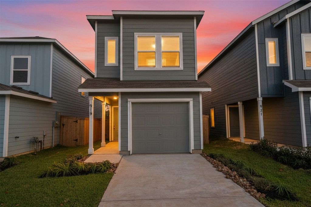 Photo of 919 Pertuso Lane, Huffman, TX 77336 (MLS # 76922049)