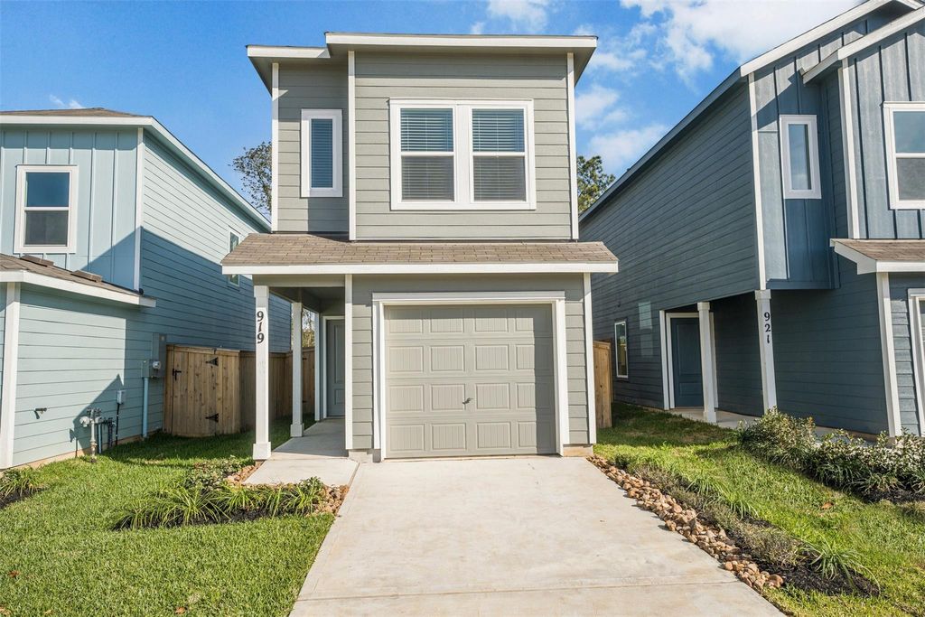 Photo of 919 Pertuso Lane, Huffman, TX 77336 (MLS # 76922049)