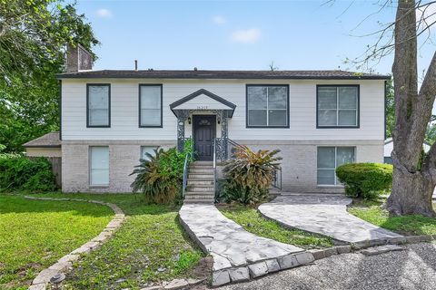 Photo of 16219 Amcreek Road, Houston, TX 77068 (MLS # 33965072)