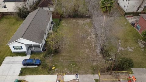 Photo of 7812 Scott Street, Houston, TX 77051 (MLS # 63187185)