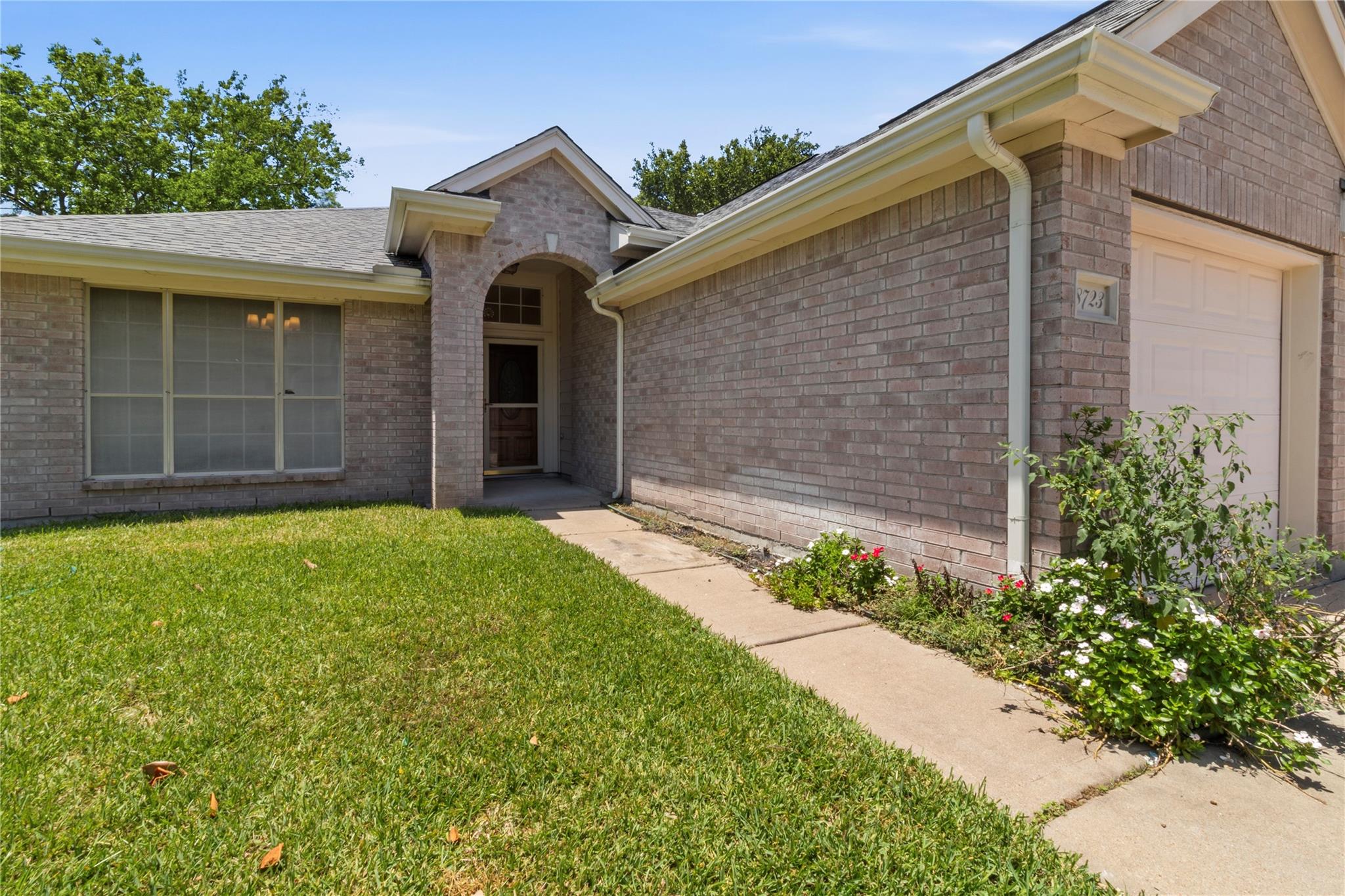 8723 Willancy Lane