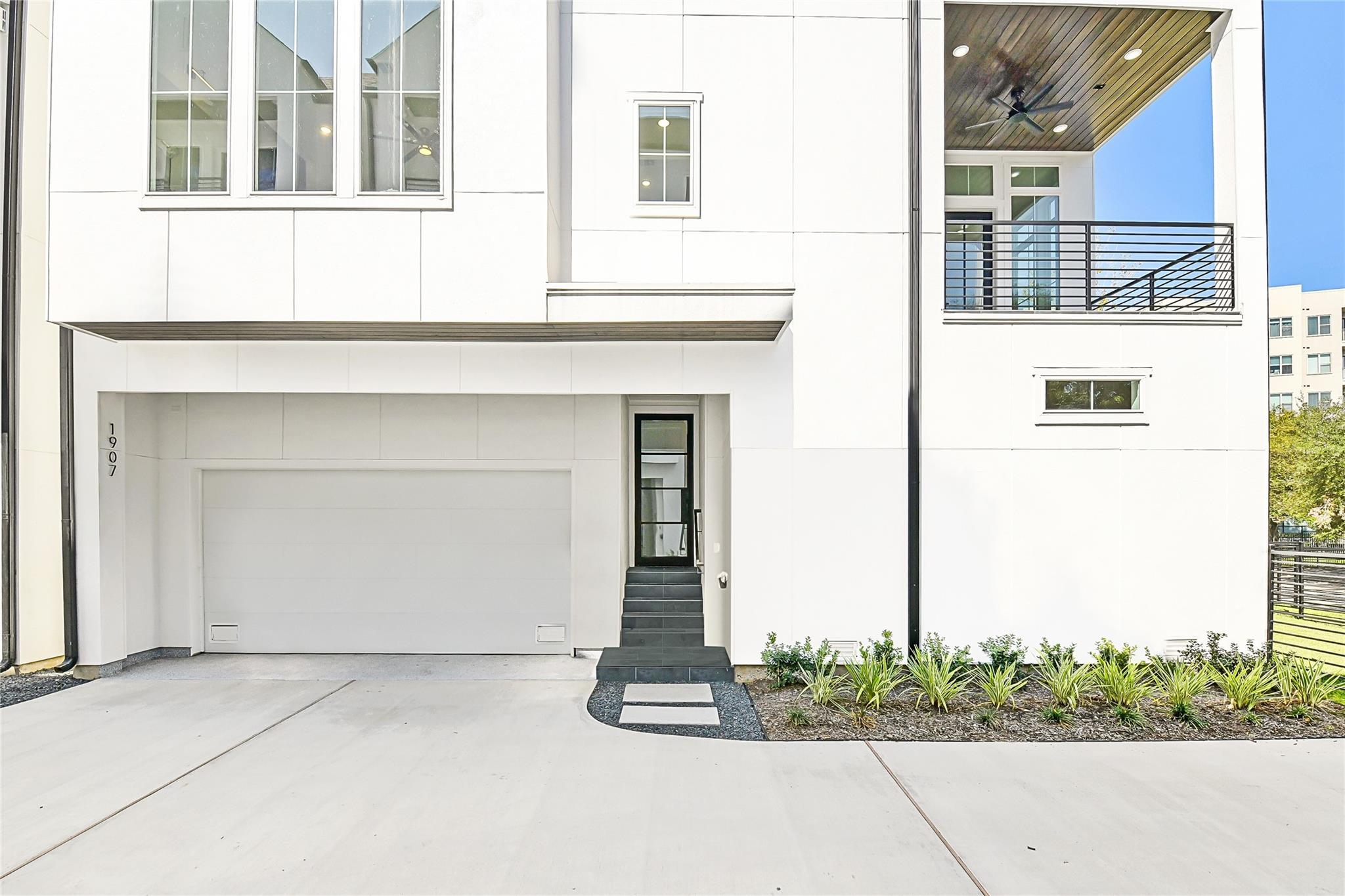 1907 Lauderdale Street