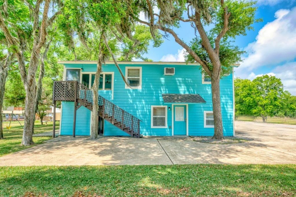 Photo of 1491 Private Road 652, Sargent, TX 77414 (MLS # 88154684)