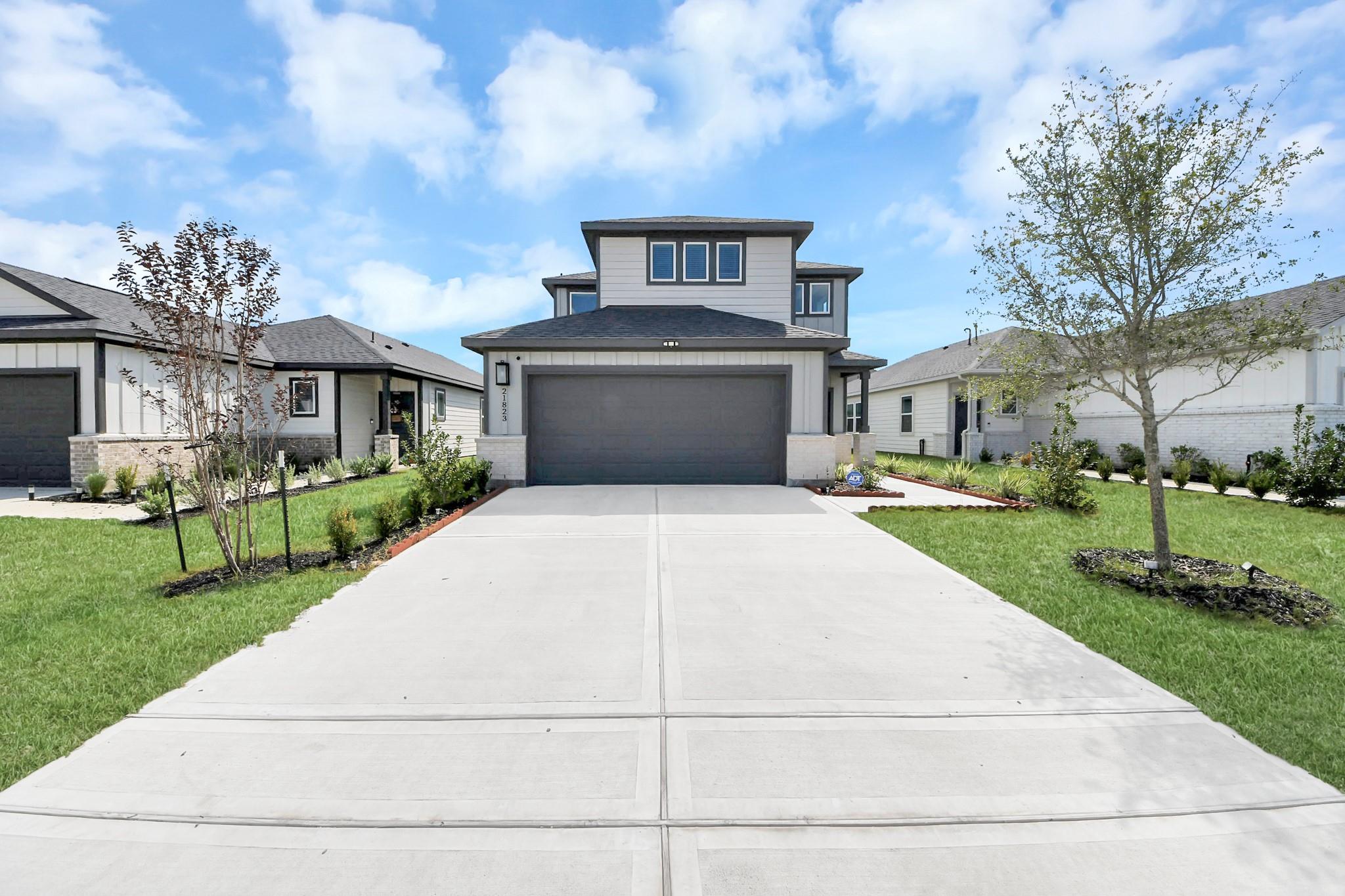 21823 Yellow Pineapple Lane