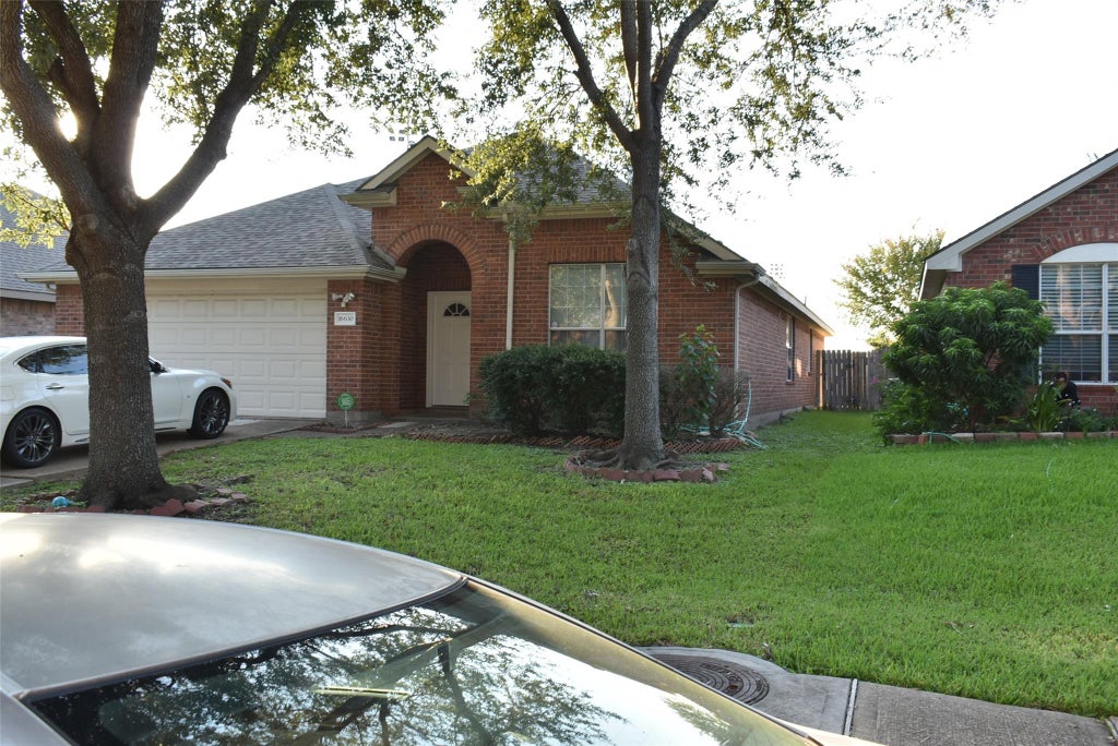 Photo of 16630 Great Oaks Glen Drive, Houston, TX 77083 (MLS # 30393309)