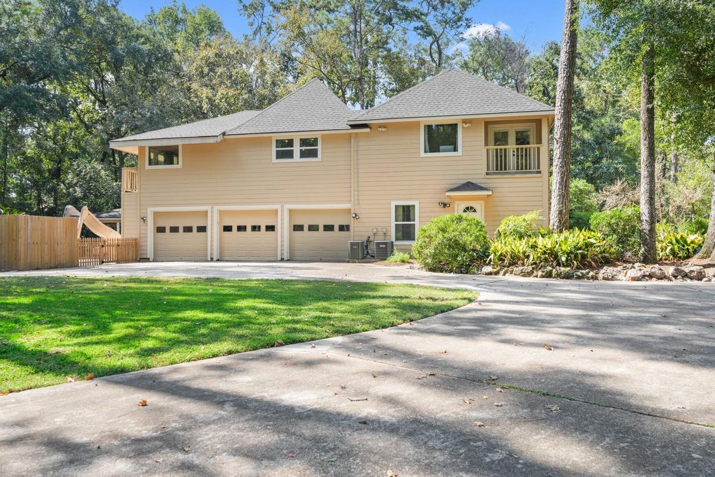 Photo of 2915 Kings Forest Drive, Houston, TX 77339 (MLS # 14628105)