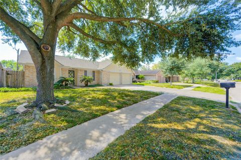 Photo of 5711 Weeping Willow Road, Houston, TX 77092 (MLS # 74244060)