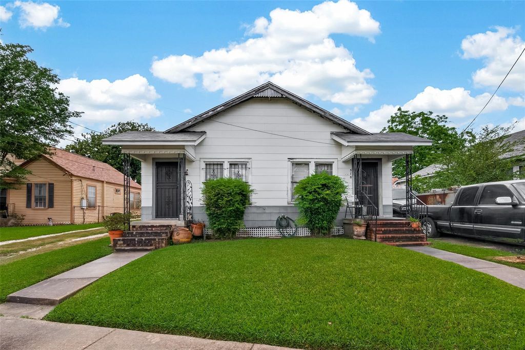 Photo of 516 N Eastwood Street, Houston, TX 77011 (MLS # 56457079)