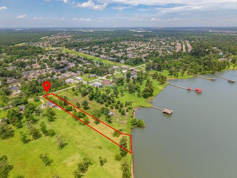 Photo of 13110 Lakeside Terrace Drive, Houston, TX 77044 (MLS # 35780490)