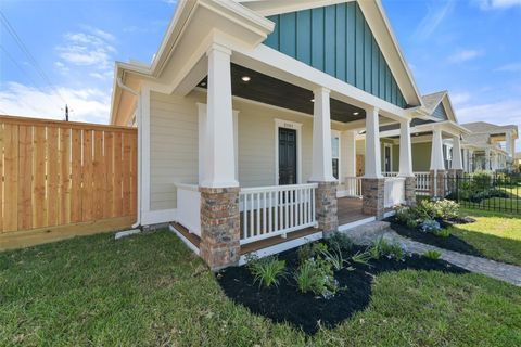 Photo of 2503 S Houston Avenue, Pearland, TX 77581 (MLS # 10362620)
