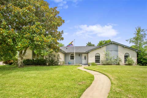 Photo of 5451 Appleblossom Lane, Friendswood, TX 77546 (MLS # 83873445)