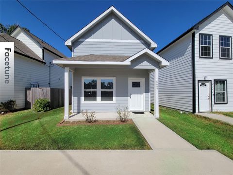 Photo of 16684 E Ivanhoe, Montgomery, TX 77316 (MLS # 6353553)