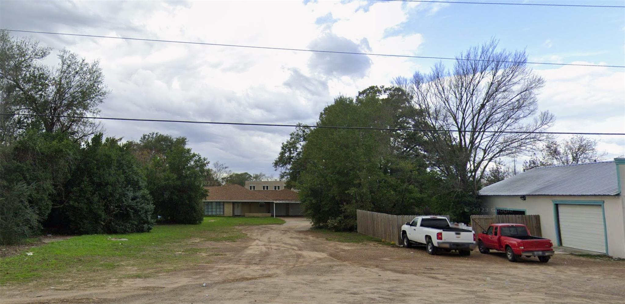 613, 615 & 617 N Highway 75