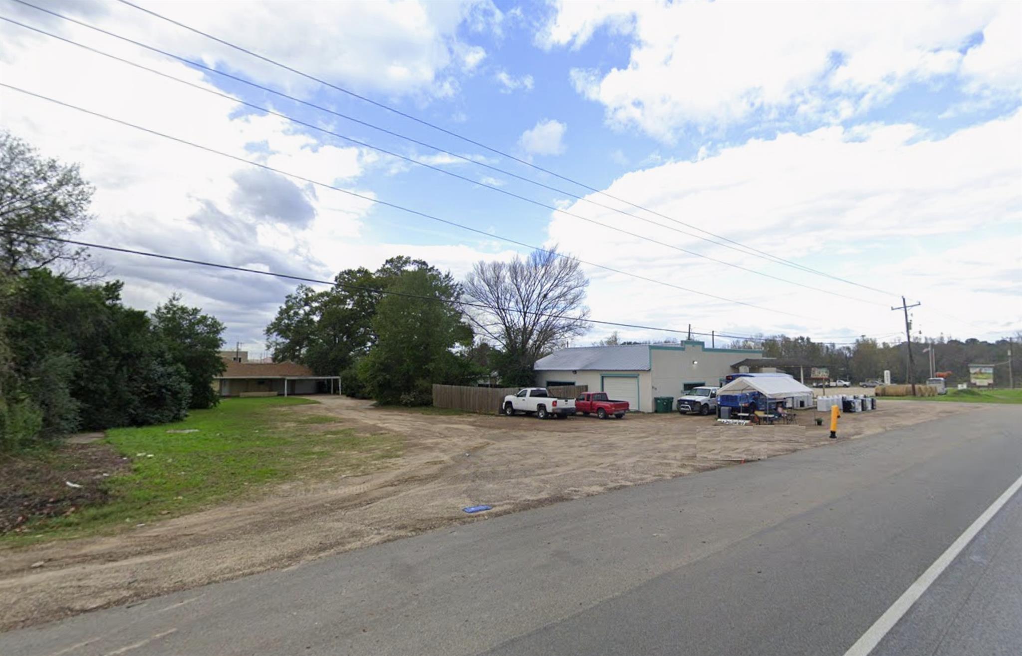 613, 615 & 617 N Highway 75