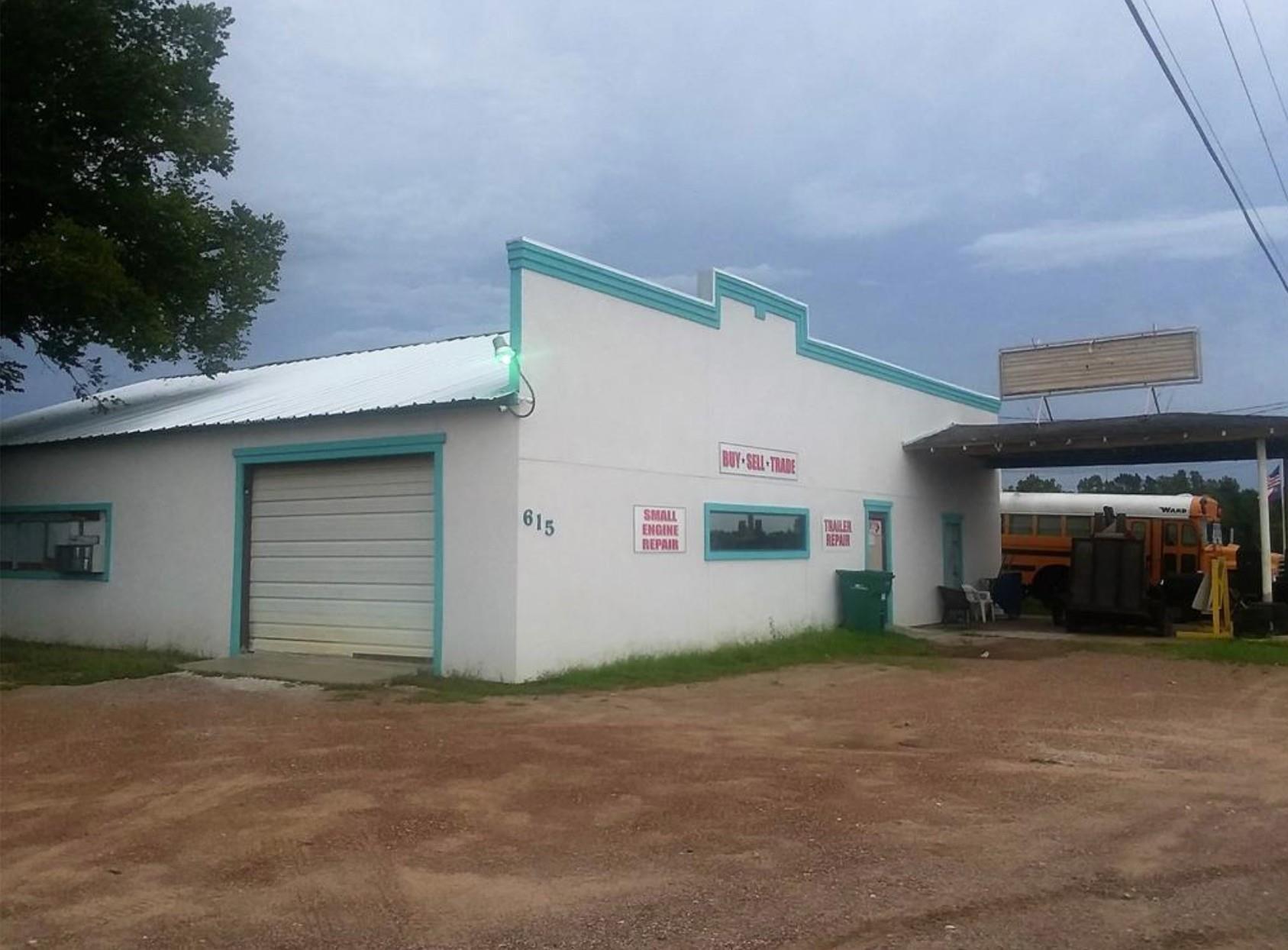 613, 615 & 617 N Highway 75