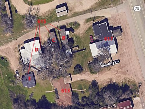613, 615 & 617 N Highway 75 Willis TX 77378