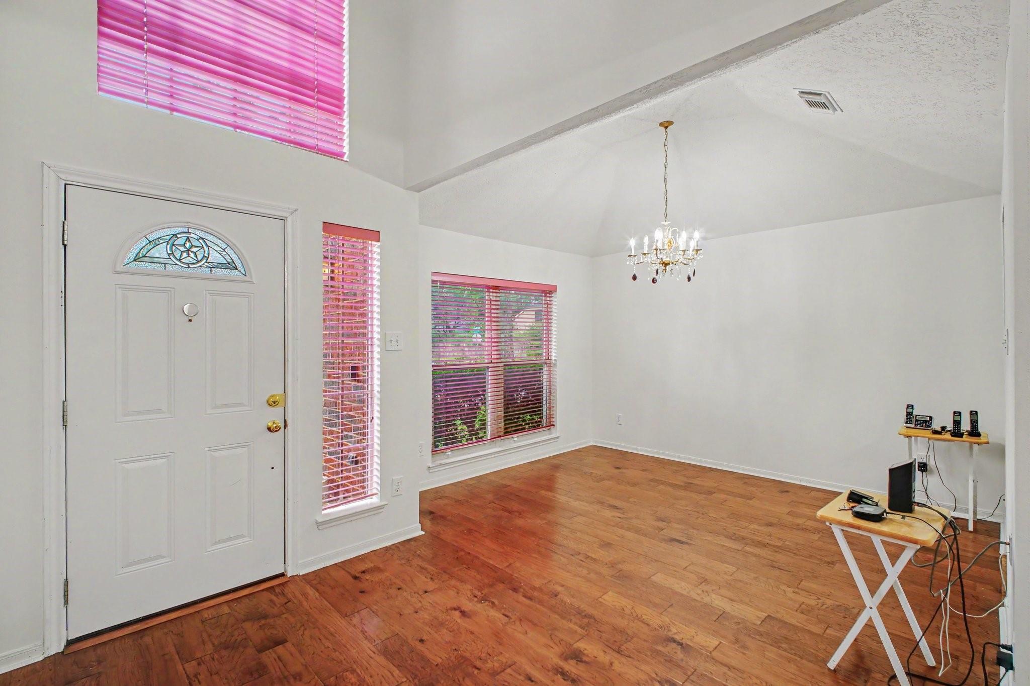 3234 Lee Circle
