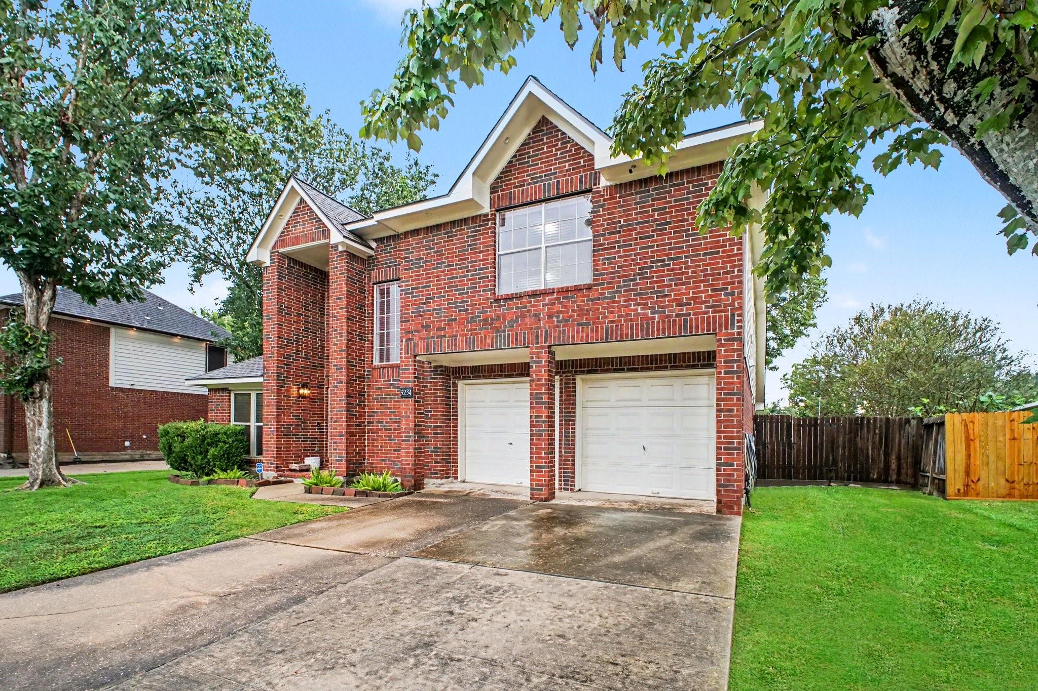 3234 Lee Circle