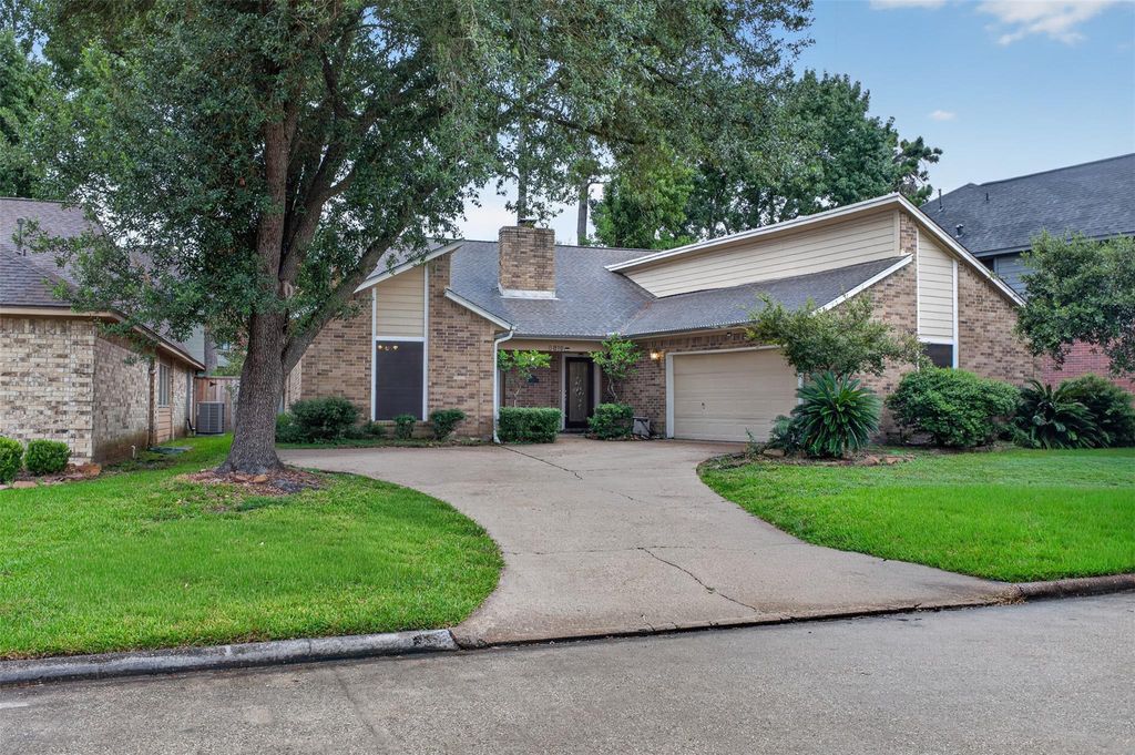 Photo of 8819 Mile Run Road, Humble, TX 77346 (MLS # 39544820)