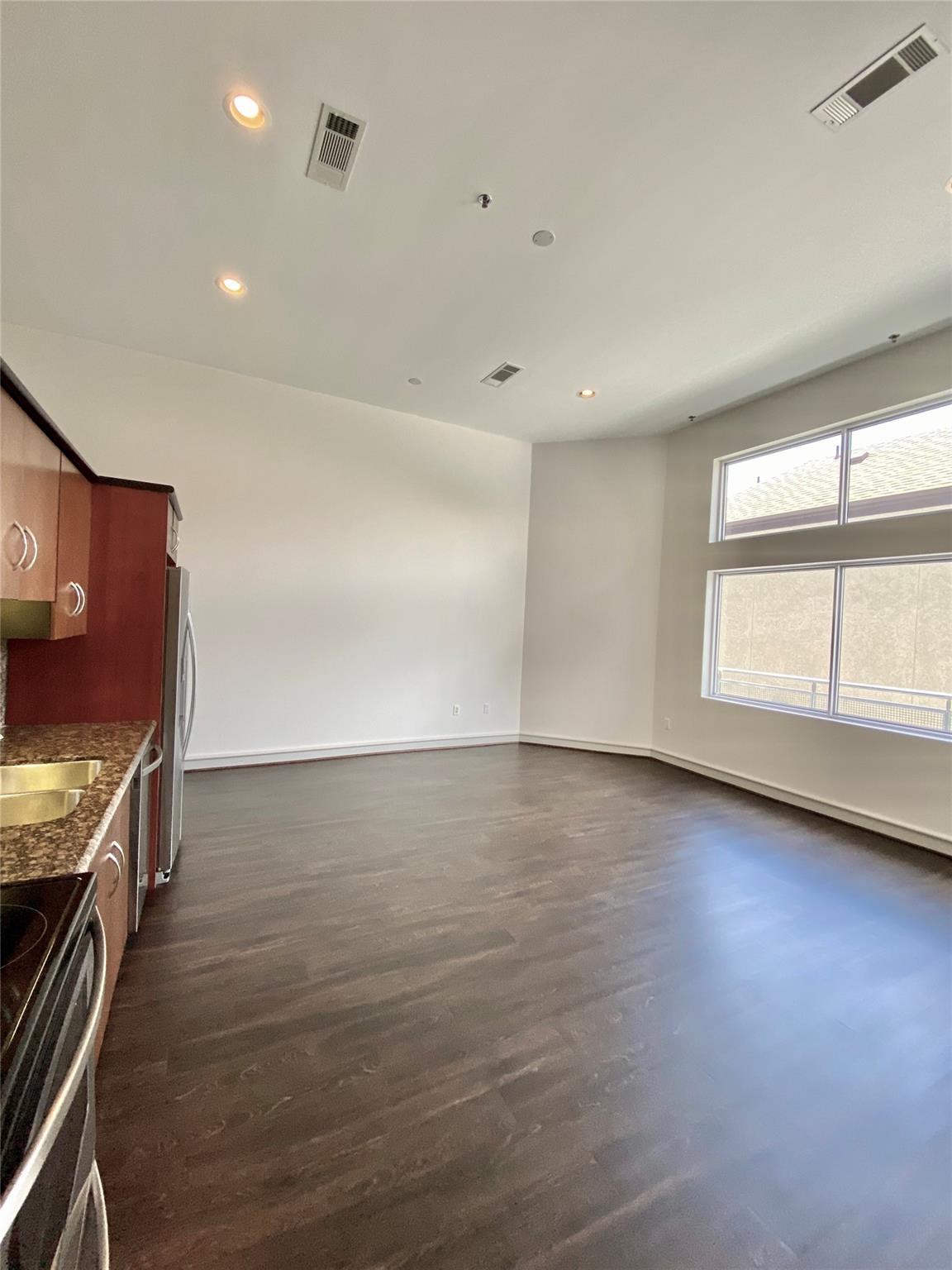 3311 Yupon Street 315