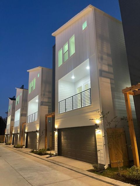 812 Elkhart Street E Houston TX 77091