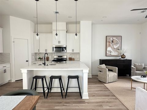 Tiny photo for 812 Elkhart Street #E, Houston, TX 77091 (MLS # 94929521)