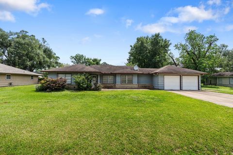 Photo of 9333 Walterville Road, Houston, TX 77080 (MLS # 52377547)