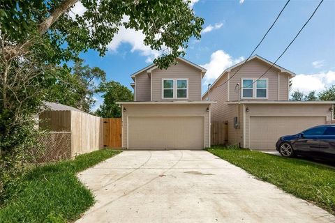 Photo of 4741 Bricker Street, Houston, TX 77033 (MLS # 3820897)