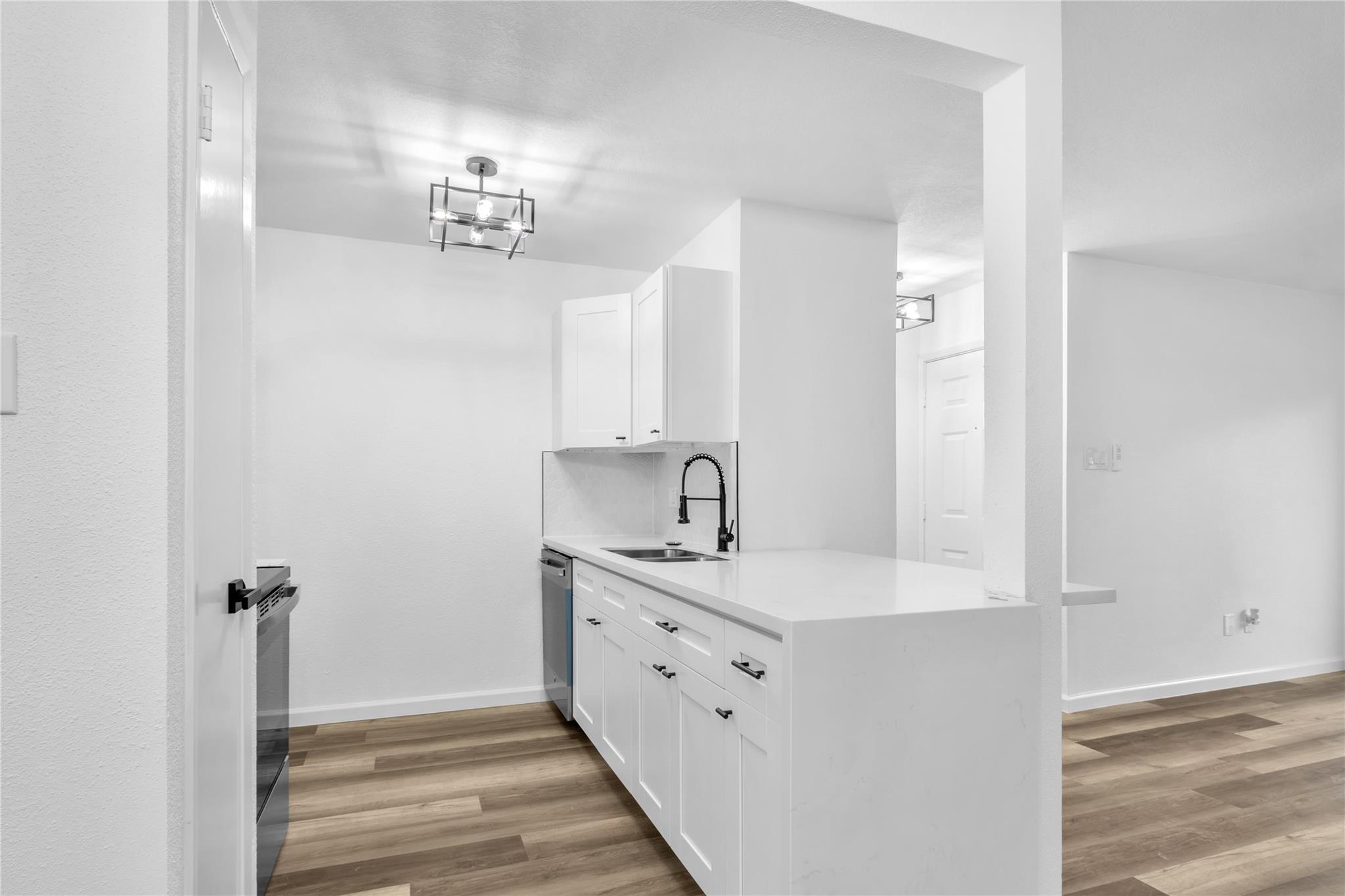 2800 Jeanetta Street 2411