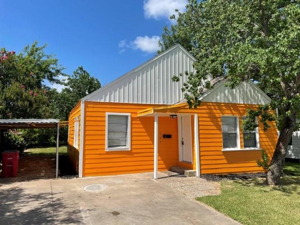 Photo of 727 W 5th Street, Freeport, TX 77541 (MLS # 55558055)
