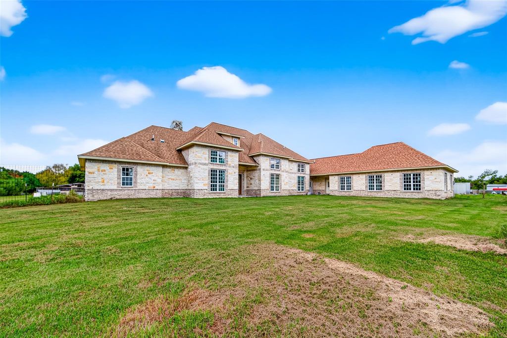 Photo of 1013 Battlebell Road, Highlands, TX 77562 (MLS # 41681308)