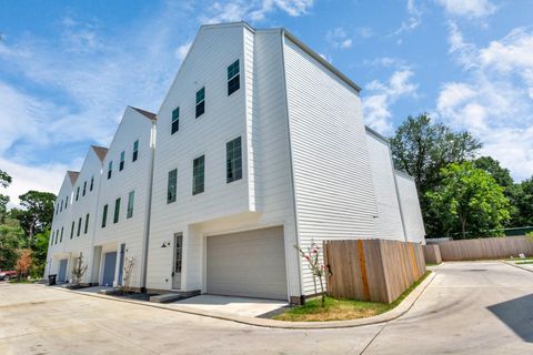 Photo of 2011 E Bauer Drive, Houston, TX 77080 (MLS # 16782681)