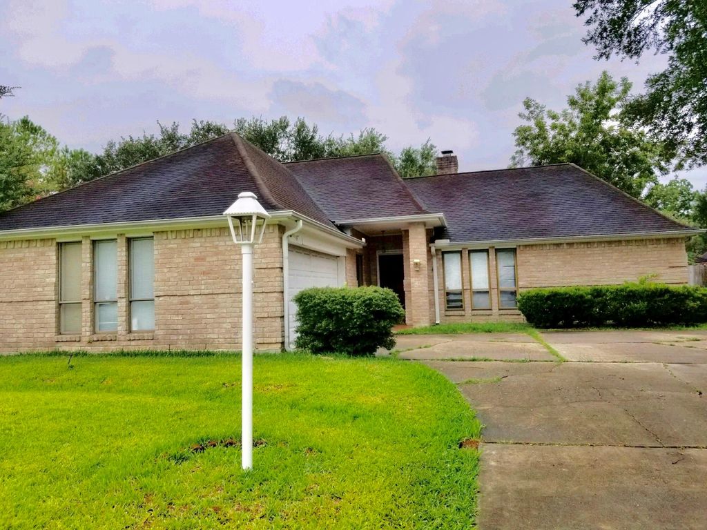 Photo of 15503 Monte Vista Drive, Houston, TX 77083 (MLS # 88496502)