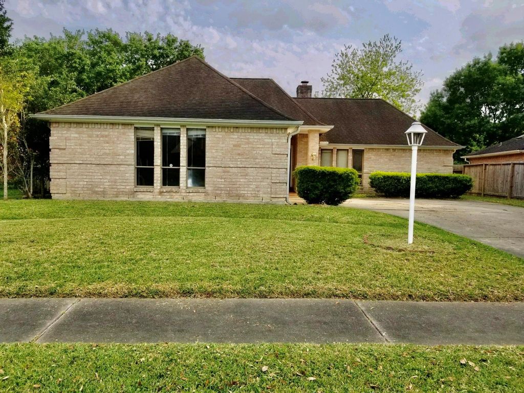 Photo of 15503 Monte Vista Drive, Houston, TX 77083 (MLS # 88496502)