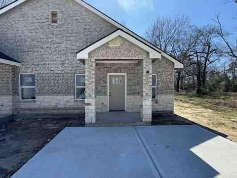 Photo of 17494 Deep Woods Trail #B, Conroe, TX 77302 (MLS # 61824143)