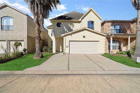 Photo of 13166 S Bellaire Estates Drive, Houston, TX 77072 (MLS # 32769850)