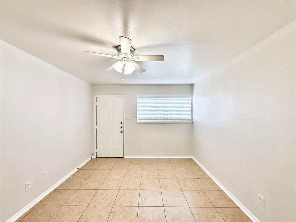 Photo of 1141 N Durham Drive #9, Houston, TX 77008 (MLS # 66876387)