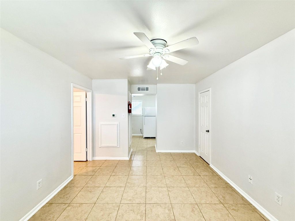 Photo of 1141 N Durham Drive #9, Houston, TX 77008 (MLS # 66876387)