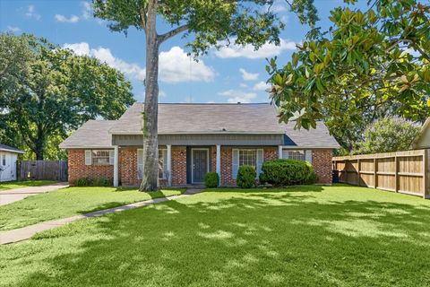 Photo of 1730 Hilton Head Drive, Missouri City, TX 77459 (MLS # 94914523)