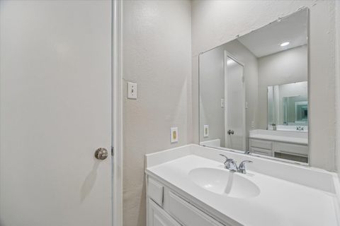 Tiny photo for 1730 Hilton Head Drive, Missouri City, TX 77459 (MLS # 94914523)