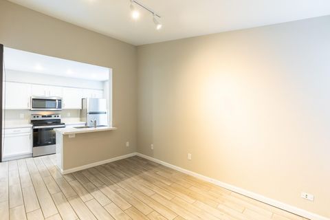 Tiny photo for 3900 Woodchase Drive #132, Houston, TX 77042 (MLS # 16627090)