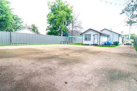 326 W 28th Street Houston TX 77008