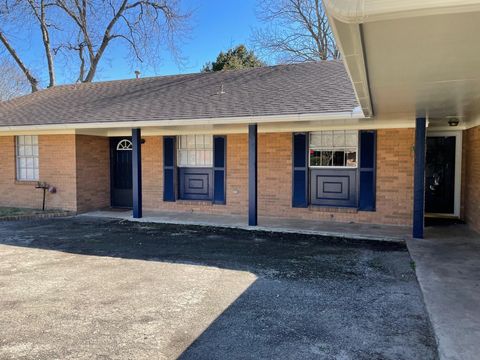 Photo of 402 Giddings Lane #A, Brenham, TX 77833 (MLS # 46188049) Photo of 402 Giddings Lane #A, Brenham, TX 77833 (MLS # 46188049)