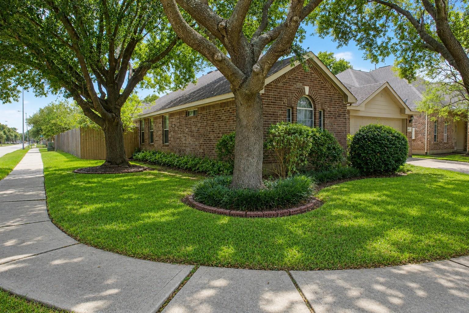 4603 Twisting Road
