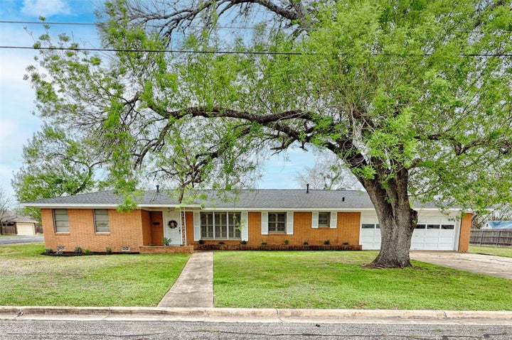 Photo 1 of 27 — 302 Baumgarten Street, Schulenburg, TX 78956