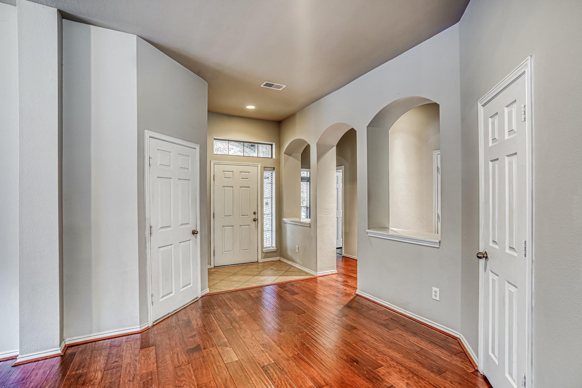 606 Red Oak Canyon Lane